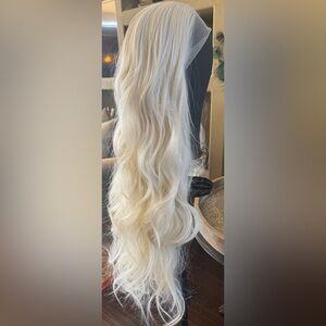 30 inch Long Wavy synthetic 
Blonde Wig